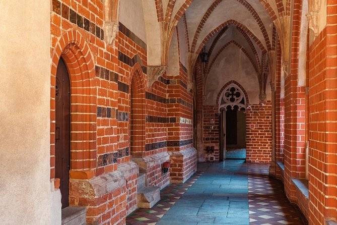 Full-Day Private Guided Tour to Stutthof Concentration Camp and Malbork Castle - Exploring Stutthof Concentration Camp