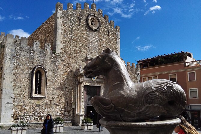 Full-Day Tour to Mt. Etna, Taormina, Naxos Bay and Castelmola - Accessibility