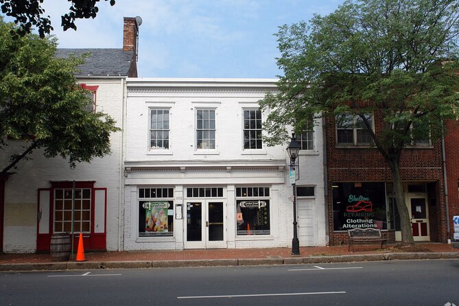 Ghosts of Fredericksburg, Virginia: A Self-Guided Walking Tour - Paranormal Phenomena in the City