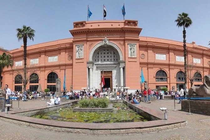 Giza Pyramids and the Egyptian Museum - Guided Tour Experience