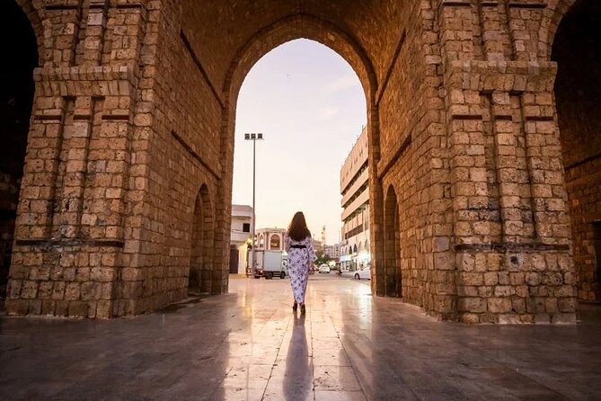Guided Tour in Jeddah by Local Woman - Experience With the Local Guide