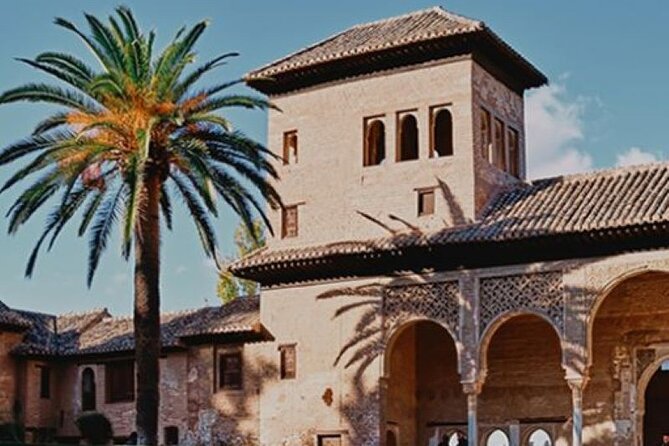 Guided Tour of the Alhambra and Nasrid Palaces. - Guided Experience