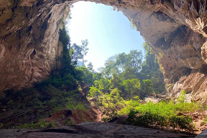 Hang Pygmy Exploration Tour 2 Days 1 Night - Pickup and Meeting Details