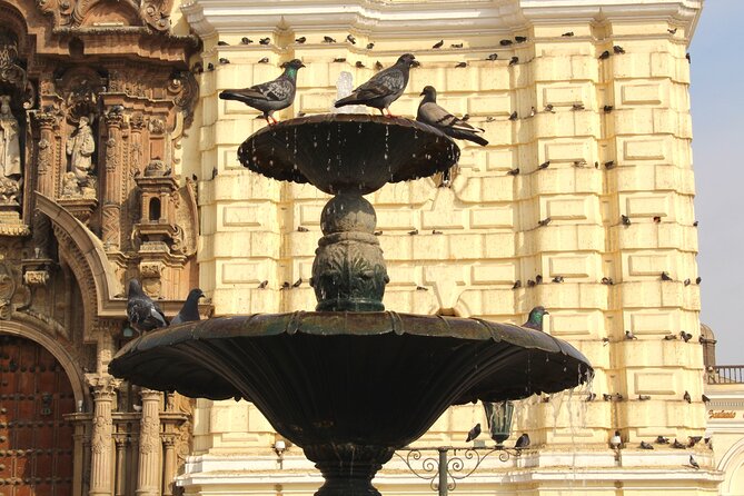 Historical Lima Downtown & Catacombs Tour - Discovering Iconic Landmarks