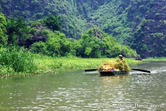 Hoa Lu Tam Coc Full Day Trip by Limousine Transfer Deluxe Group - Vietnamese Cuisine Experience