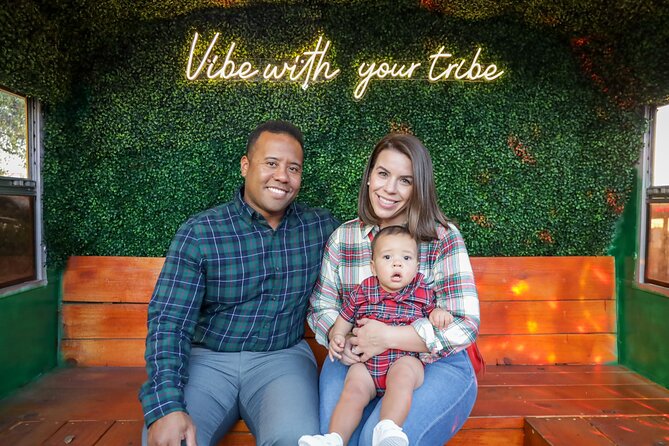 Holiday Light Bus Tour ATX - Reviews and Ratings