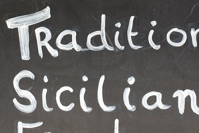 Inspirational Italian Walking Tour in The Hagues Royal Area - Pricing and Group Size