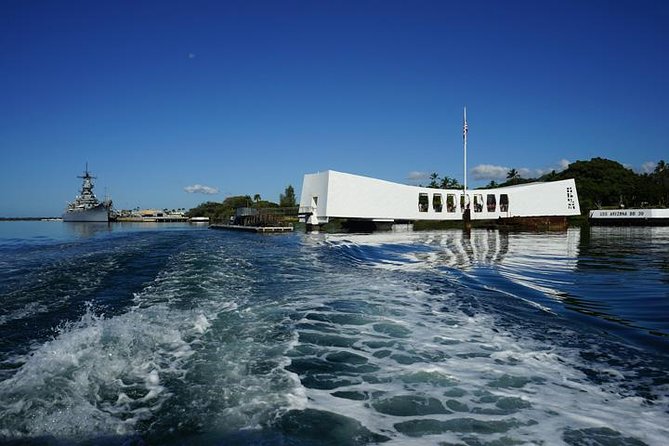 Intimate WWII: Honor Our Heroes and Historic Honolulu Tour With Lunch - Mouthwatering Lunch in Historic Honolulu
