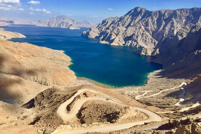 Khasab Musandam Cruise Lunch Day Trip From Dubai - Cruise Boat and Facilities