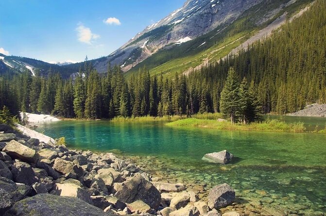 Laguna Esmeralda (Trekking + Lunch at Refuge) - Included Trekking Equipment