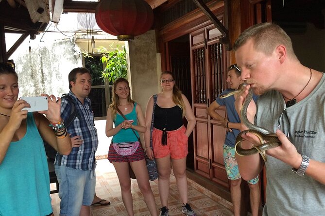 Le Mat Snake Village Tour With Snake Tasting - Tour Inclusions and What to Expect