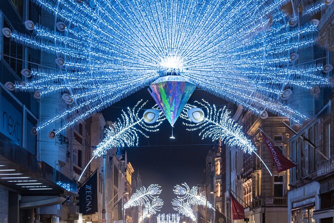 London Exclusive Christmas Lights Guided Tour by Black Cab - Exploring the Iconic Sights of London