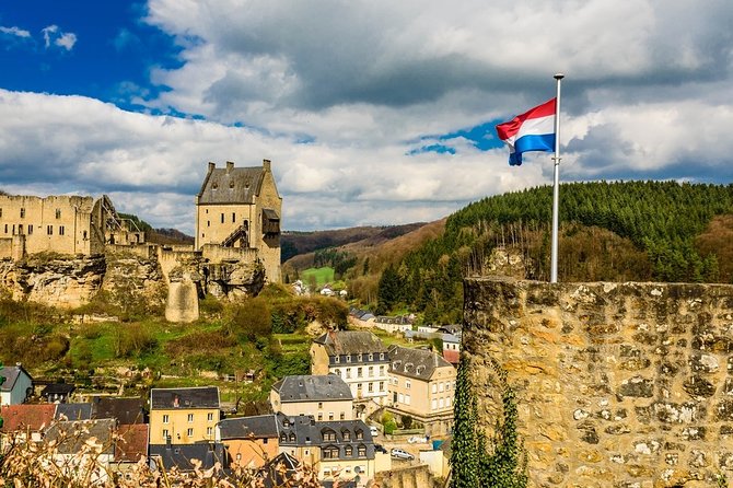Luxembourg Airport Transfers : Luxembourg to Airport LUX in Luxury Van - Luxury Van Service