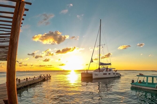 Luxury Sunset Sailing Cruise in Cancun With Light Dinner and Open Bar - Guest Experiences and Feedback