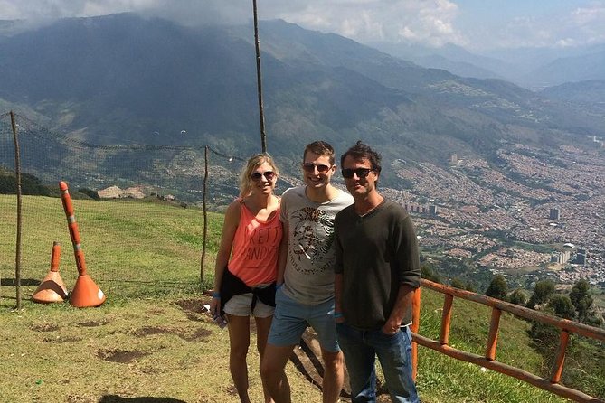 Medellin City Tour Including Paragliding and Food Tasting - Riding the Medellín Metro