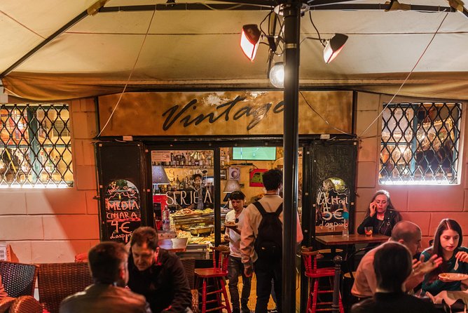 Milan Night Tour & Drinks With a Local Guide: Private & 100% Personalized - Discovering Bars and Aperitivos