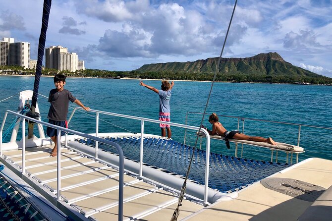 Moana's Swim'n'Sail Cocktail Cruise Along the Waikiki Coast - Included Amenities