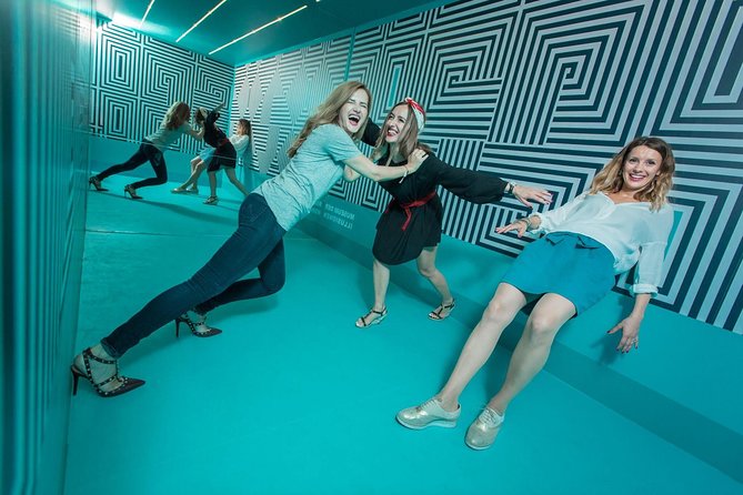 Museum of Illusions Dubai - Illusion Experiences