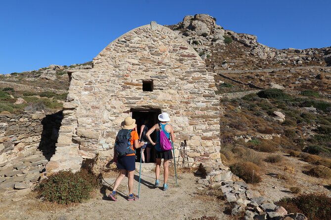 Naxos: Inland Hike-Villages, Kouroi Statues, Apano Kastro - Traditional Family-style Meal