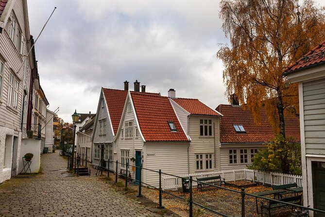 Nordnes: The Hidden Gem of Bergen Review - Nordnes: A Captivating Walking Tour
