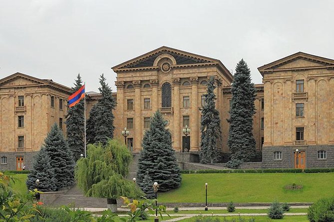 Observing City Tour in Yerevan - Marveling at the Cascade and Opera House