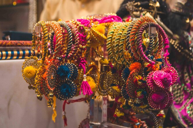 Old Delhi Walk, Jama Masjid, Spice Market, Sikh Temple & Rickshaw Ride - Visiting the Sikh Temple