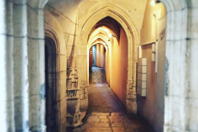 Old Lyon Tour - Exploring the Traboules