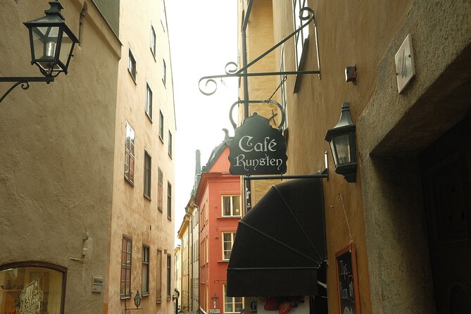 Old Town Self-Guided Tour With Interactive Challenges - End Point and Tour The Sum Up