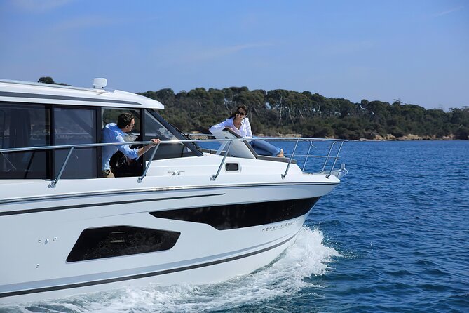 One Day Private Yacht Tour on the Sorrento Coast - Refreshments and Cuisine
