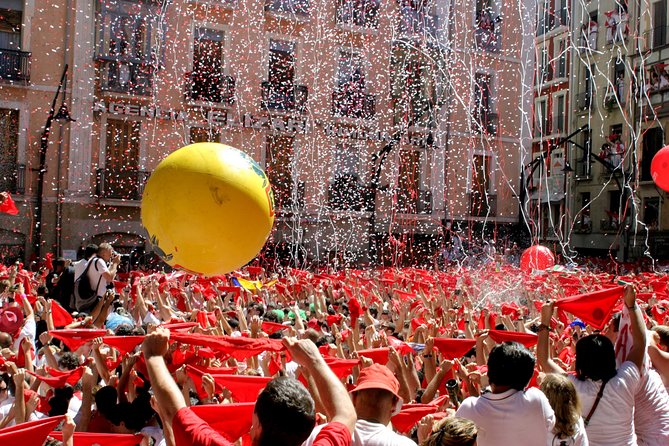Pamplona and Olite Royal Palace Guided Small Group Tour, Lunch Included - Meeting and Pickup