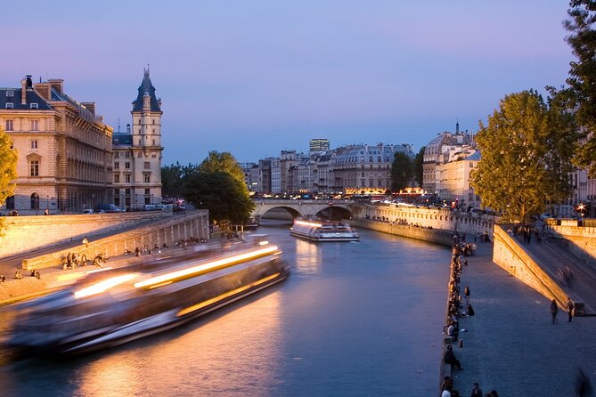 Paris Night Tour Plus Seine Cruise - Food and Drink Options
