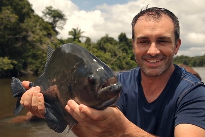 Piranha Fishing Experience in the Amazon Jungle - Navigating the Amazon Waterways
