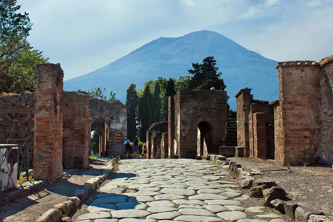 Pompeii: 2-Hour Walking Tour With Professional Guide - What to Expect