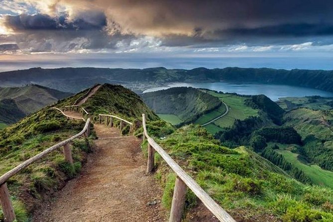 Ponta Delgada: SHORE EXCURSION to Sete Cidades Green & Blue Lakes - Accessibility Information