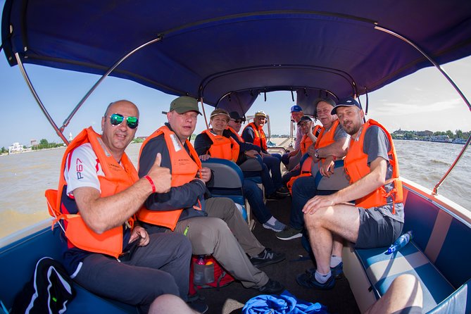 PRIVATE 4-5h Speedboat Tour to the Village Mila23 - Dress Code and Age Requirement
