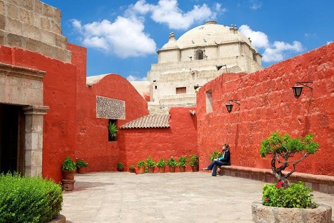 Private Arequipa City Tour: Juanita Museum, Santa Catalina and Colonial Suburbs - Visiting the Colonial Suburb of Cayma
