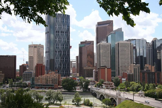 Private Arrival Transfer From Calgary International Airport to Calgary Downtown - Schedule and Availability