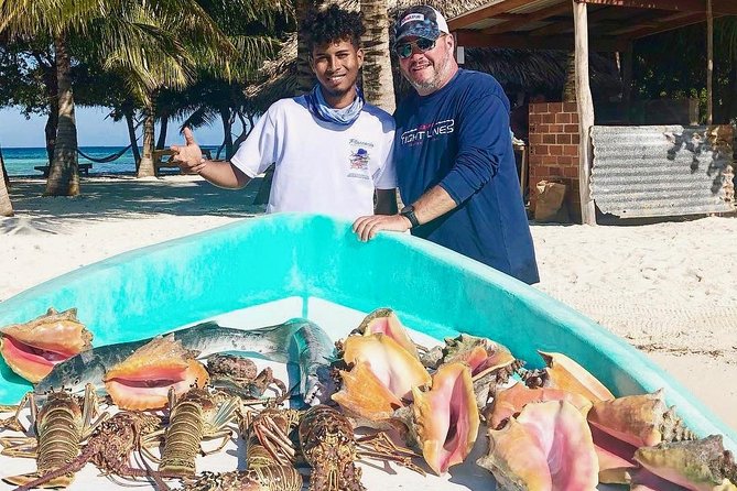 Private Charter -Inner Reef Trolling/Spin Casting + Island Stop - Pickup and Meeting Locations