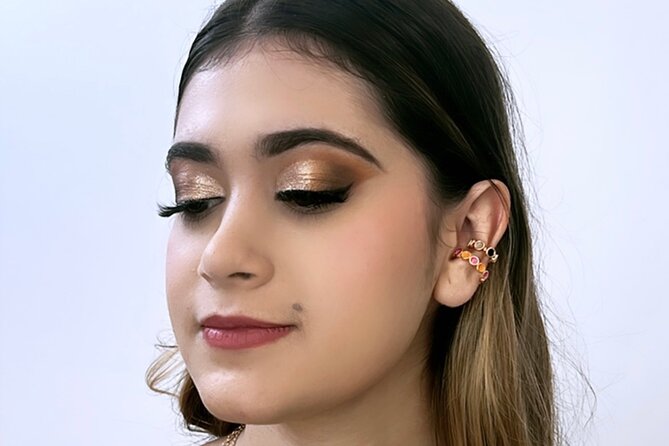 Private Colombian Makeup Class - Enhancing Your Natural Beauty