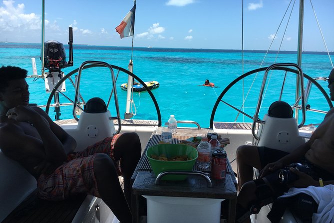 Private Customizable Sailing Tour in Cancun - Guest Reviews and Feedback