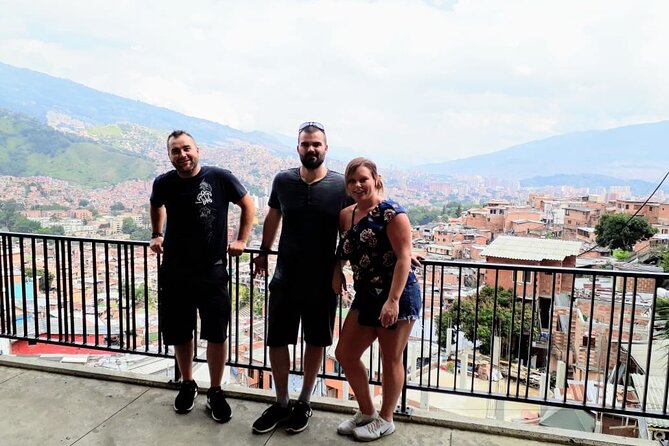 Private Half-Day Medellín Graffiti Tour Including Metrocable - Itinerary and Tour Duration