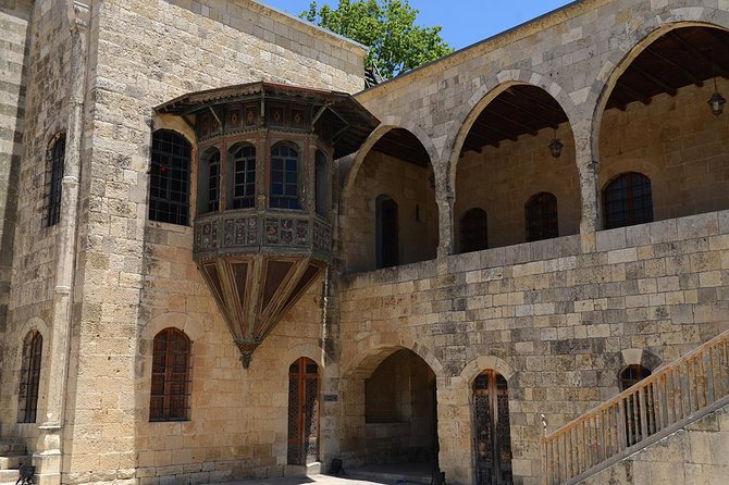 PRIVATE Half-Day Tour to Beiteddine Palace & Deir Elqamar - Visiting Fakhreddines Mosque