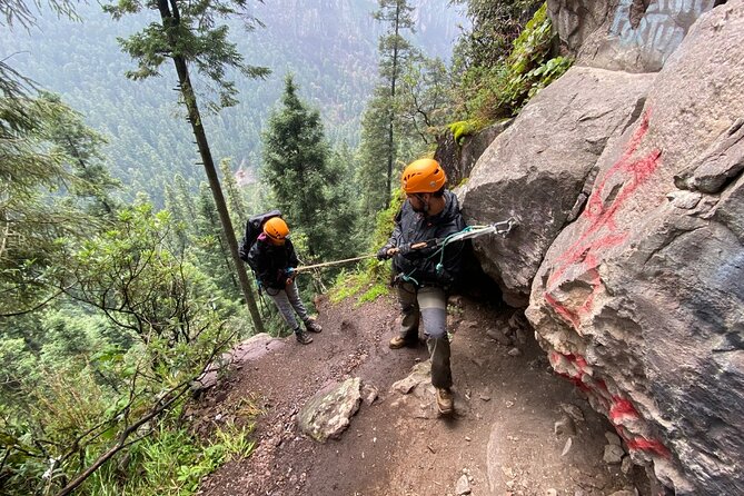 Private Hiking to Puerta Del Cielo in Los Dinamos Park - Booking and Cancellation
