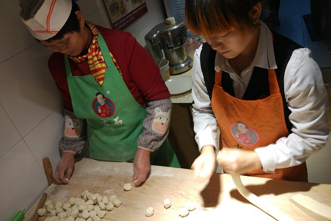 Private Hutong Culture Tour With Dumpling Cooking Class Plus Cricket Fighting Game - Cricket Fighting Tradition