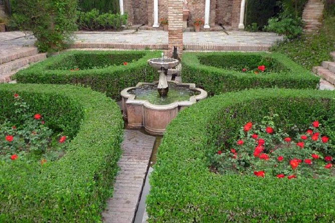 Private Malaga: Alcazaba, Museum, Market, Cathedral & Picasso - Atarazanas Market: Historic Charm
