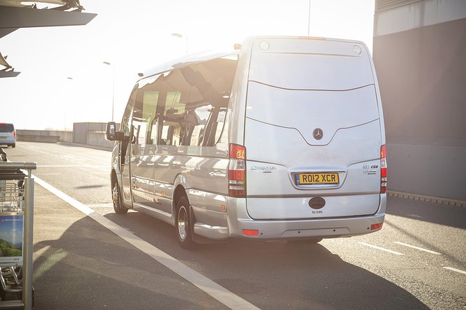 Private Minibus Arrival Transfer: Gatwick to Central London Airport - Ask Away