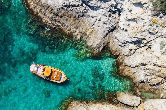 Private Sunset Tour in a Vintage Gozzo on Elba Island - Accessibility and Participation