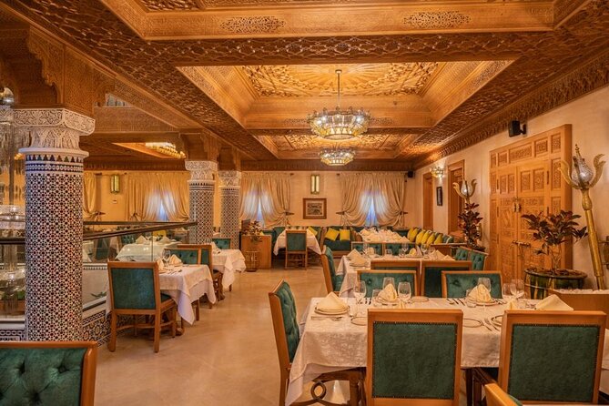 Private Tour Casablanca With Lunch, Mosque Entrance Included - Pickup and Accessibility