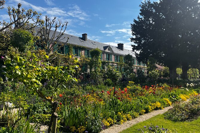 Private Tour From Paris to Giverny Claude Monets Gardens - Accessibility