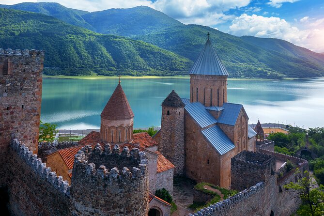 Private Tour From Tbilisi to Kazbegi - Itinerary and Stops